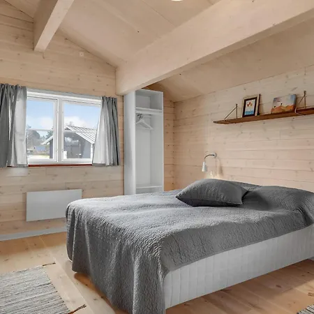 Дом отдыха 3 Bedroom Lovely In Грена