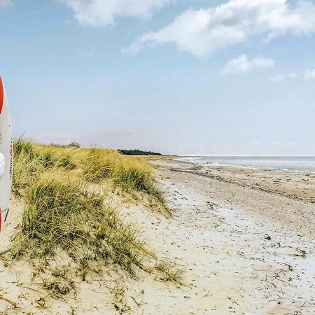 3 Bedroom Lovely In Semesterbostad