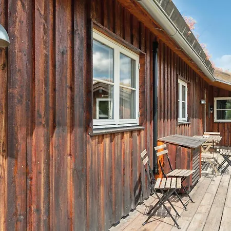 3 Bedroom Lovely In Semesterbostad