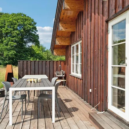 3 Bedroom Lovely In Semesterbostad Grenå